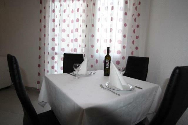 Apartments Hodzic Šilo Extérieur photo