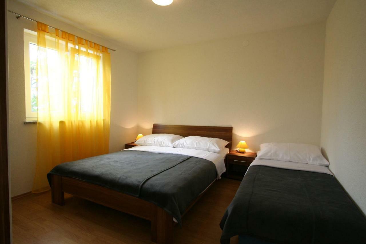 Apartments Hodzic Šilo Extérieur photo