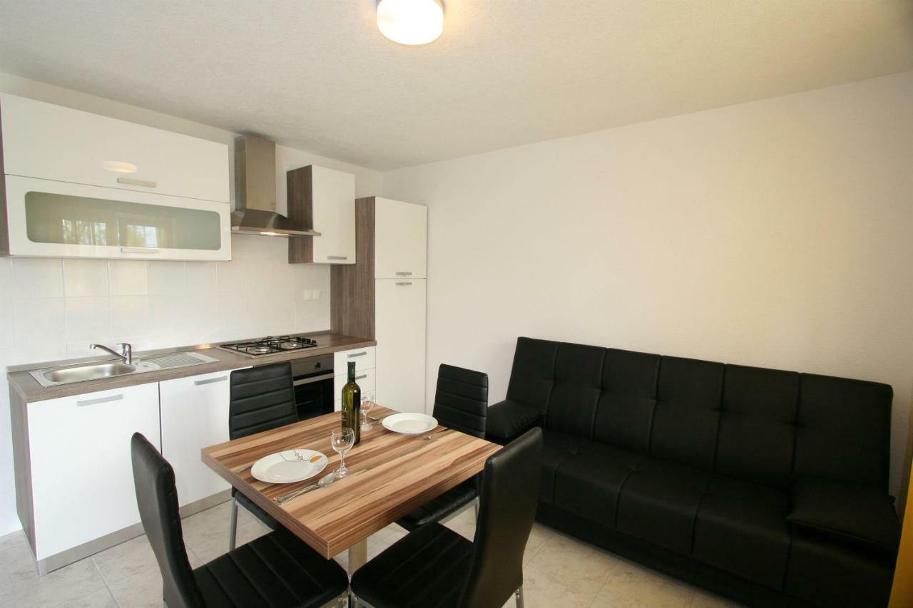 Apartments Hodzic Šilo Extérieur photo