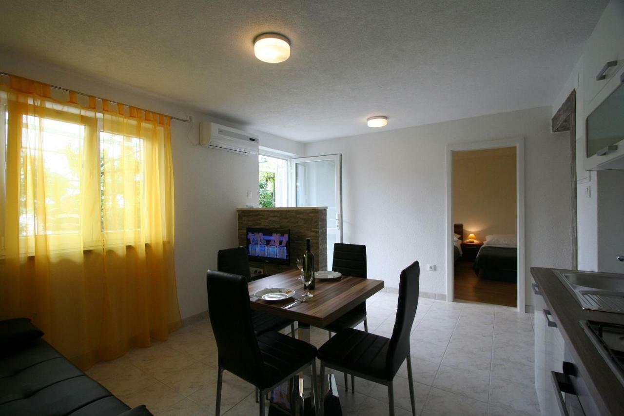 Apartments Hodzic Šilo Extérieur photo